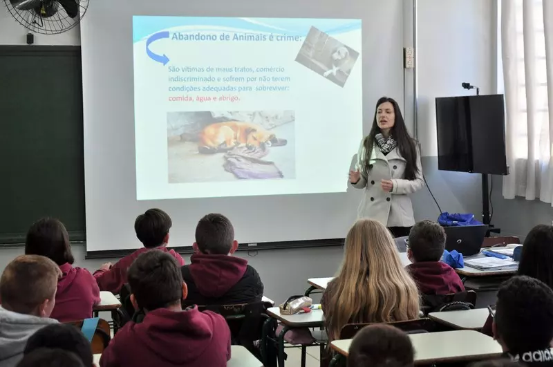 Prefeitura de Rio Negro realiza palestras sobre proteção animal em escolas